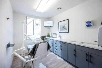 Consultorio de la Clínica Dental Sonríe, sitio de ejemplo del Plan Negocio.